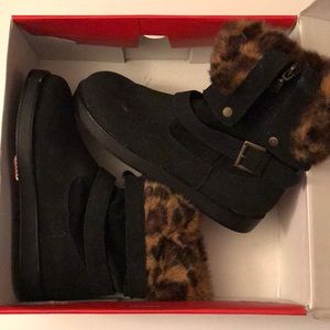 Guess Amaze Black Leopard Boots 7.5 Faux Fur Suede